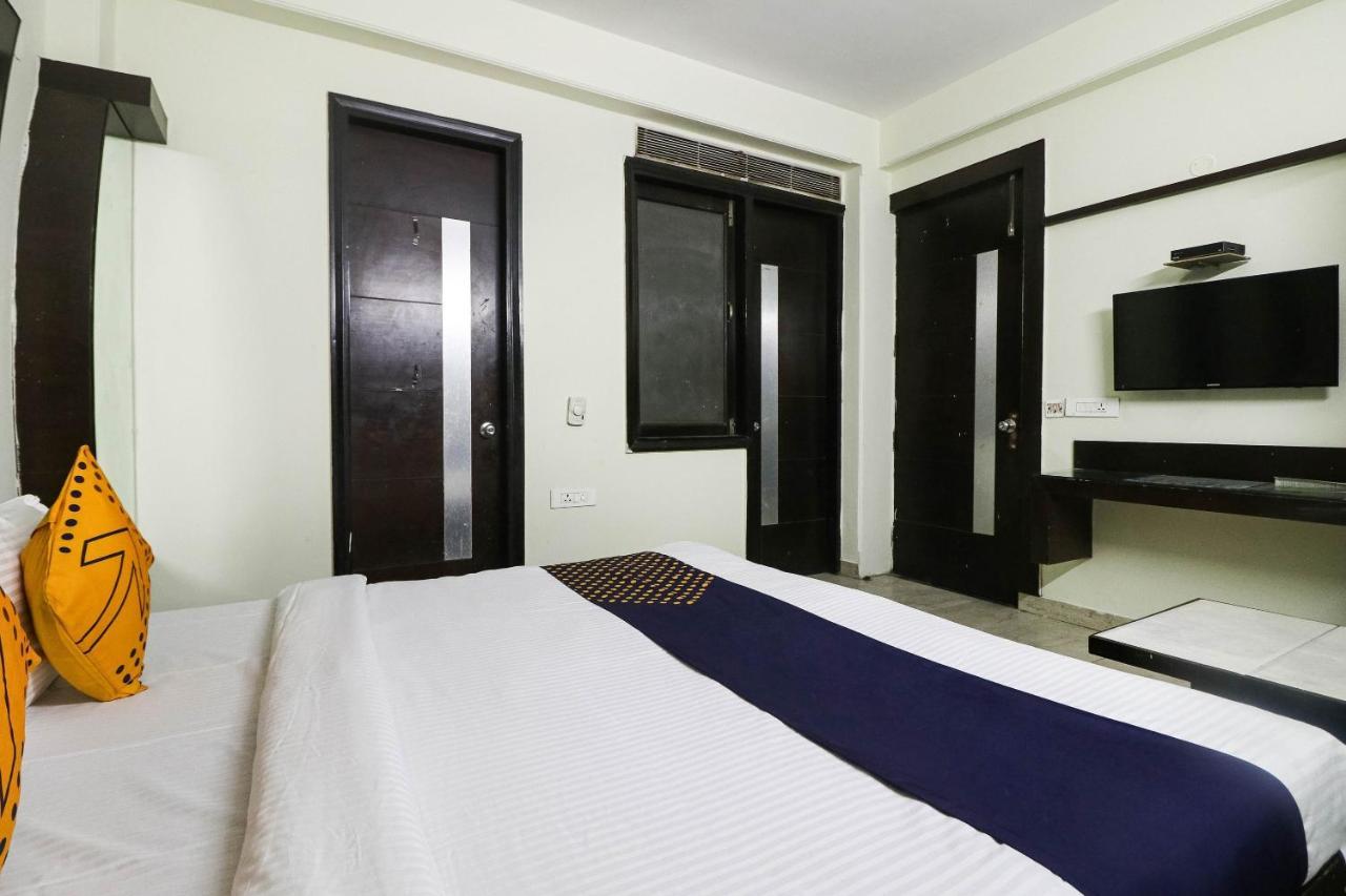 Spot On Hotel Grace Near Star Mall Gurgaon Esterno foto