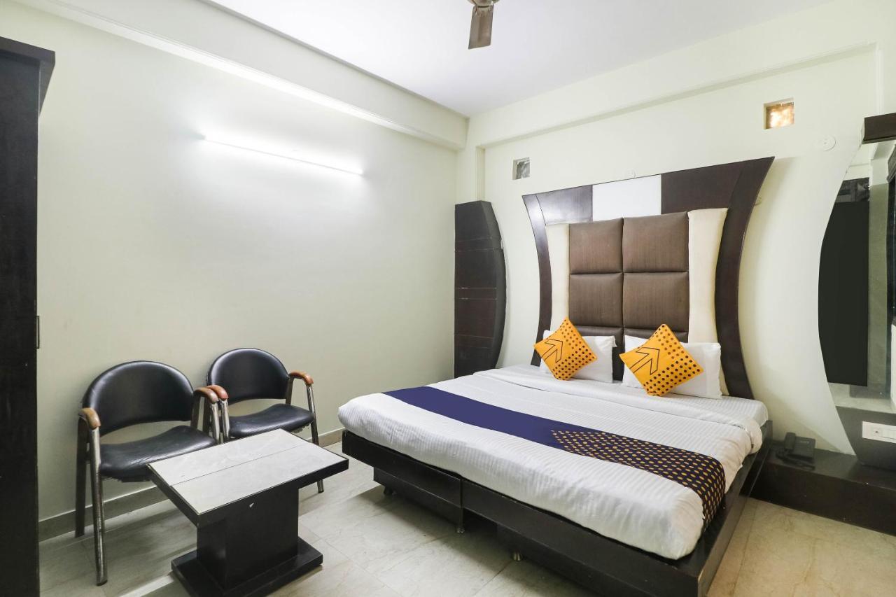 Spot On Hotel Grace Near Star Mall Gurgaon Esterno foto