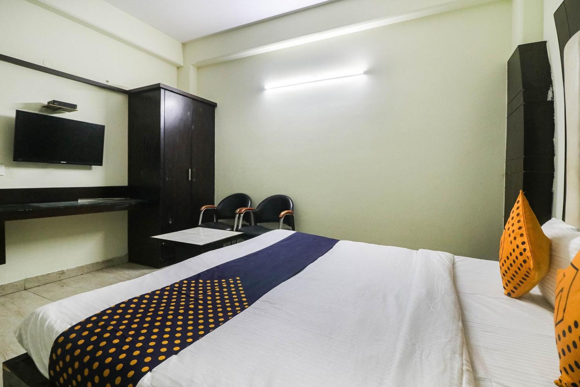 Spot On Hotel Grace Near Star Mall Gurgaon Esterno foto
