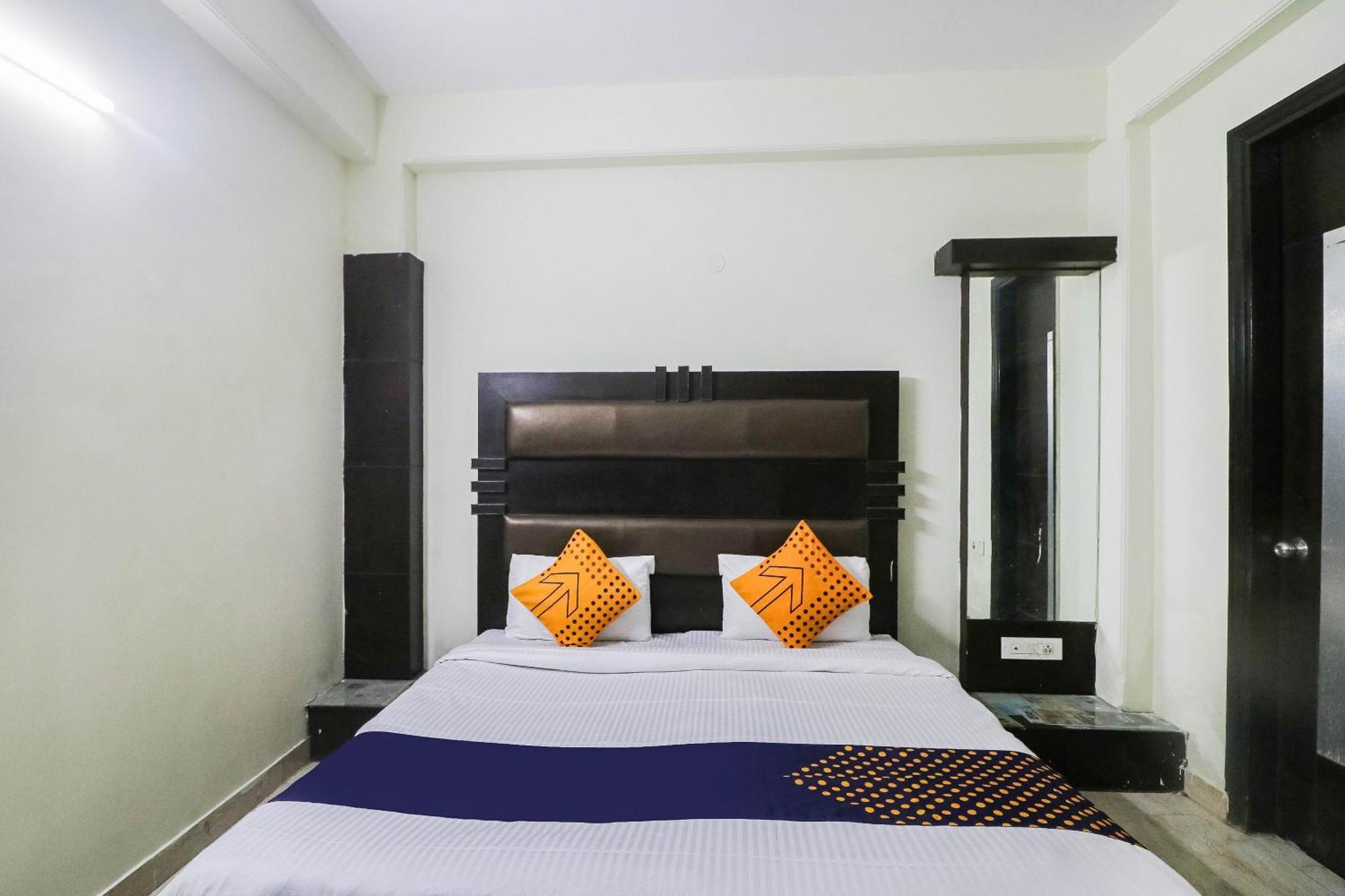 Spot On Hotel Grace Near Star Mall Gurgaon Esterno foto