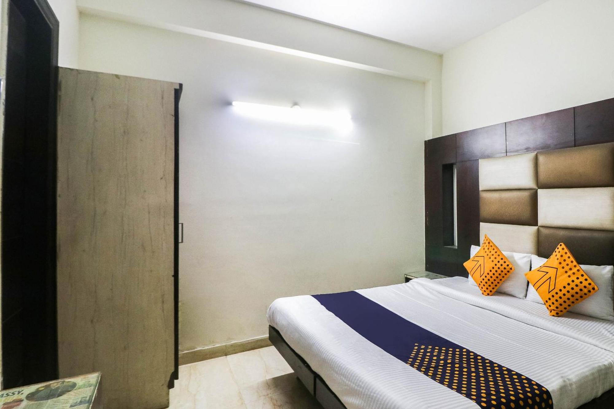 Spot On Hotel Grace Near Star Mall Gurgaon Esterno foto