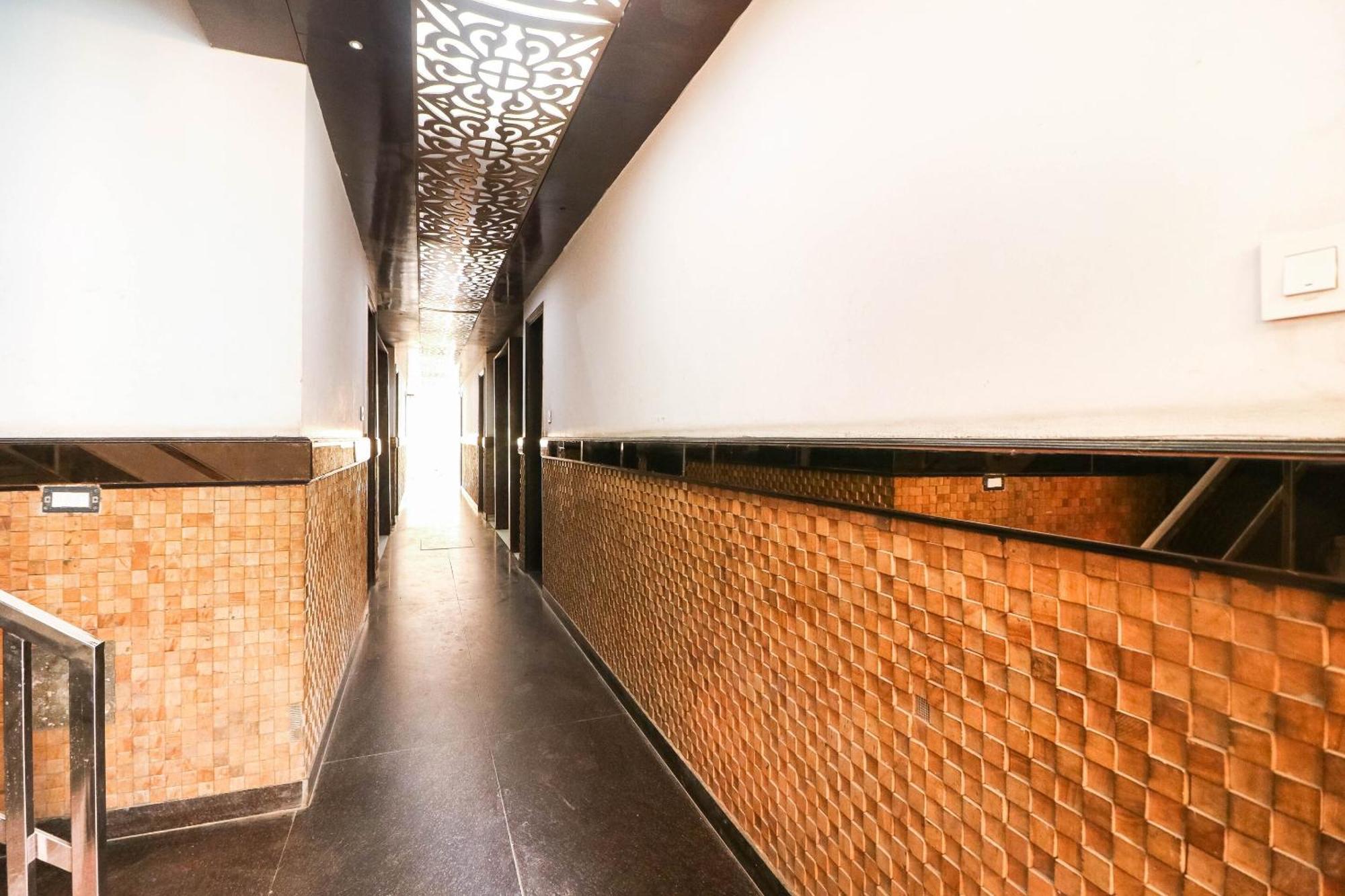 Spot On Hotel Grace Near Star Mall Gurgaon Esterno foto
